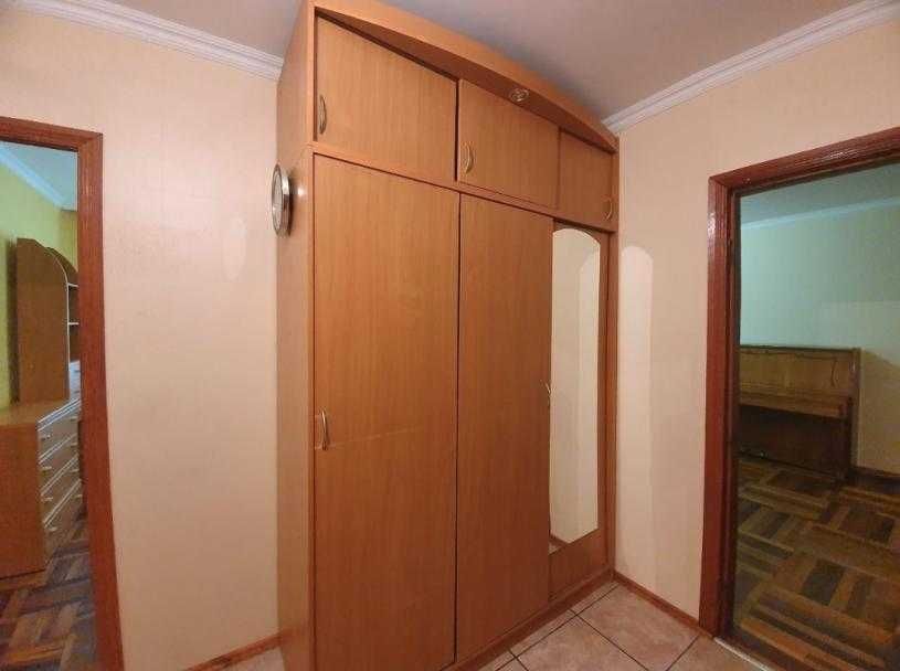 Продам 2 х комнатную квартиру возле метро Холодная гора