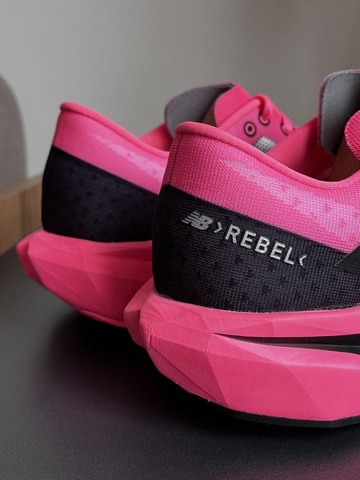 New Balance FuelCell v4 оригінал кросівки 41-42-43-44 нові MFCXCP4