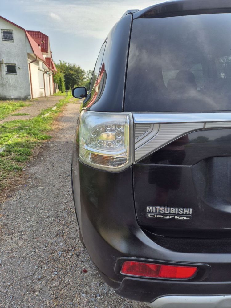 Mitsubishi Outlander 2014 рік