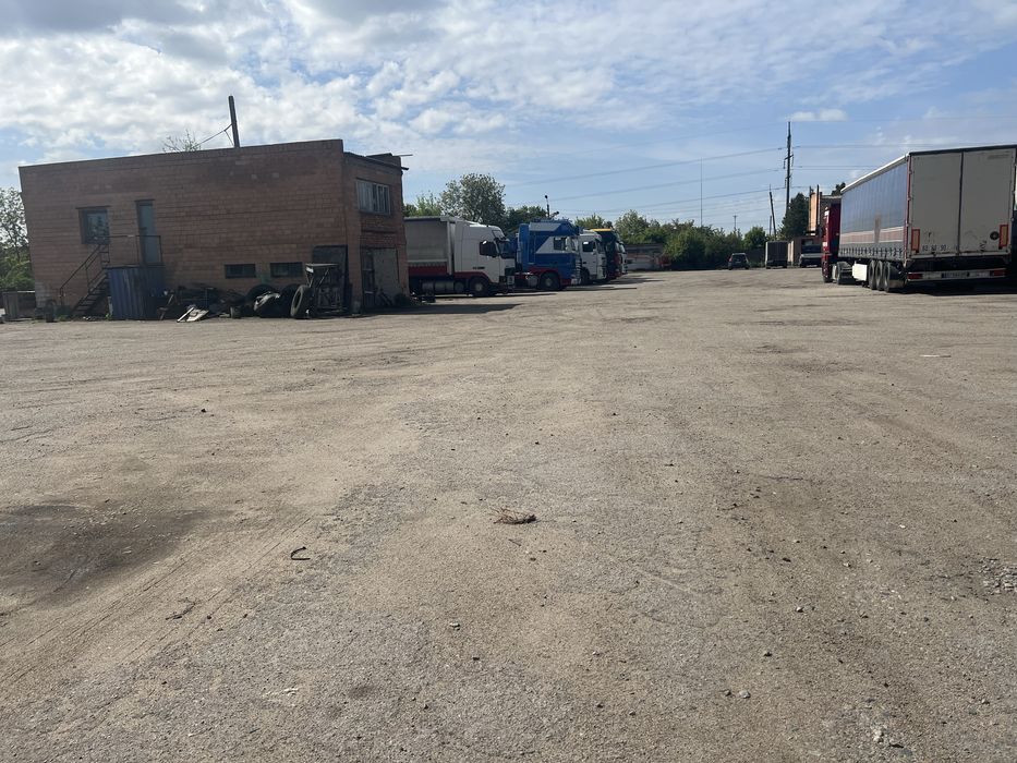 Продам комерційні приміщення з ділянкою 4 Га, без комісї