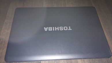 Laptop Toshiba Satellite L550D-110 na części