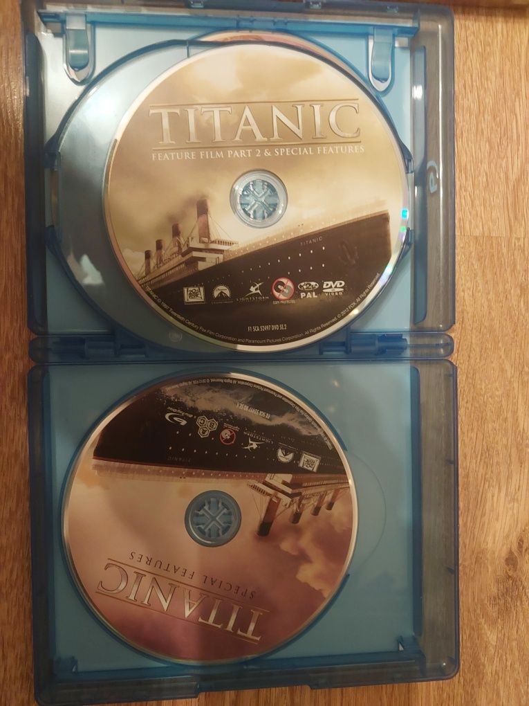 Titanic 3D 6x Bluray bez pl. Wydanie eng.