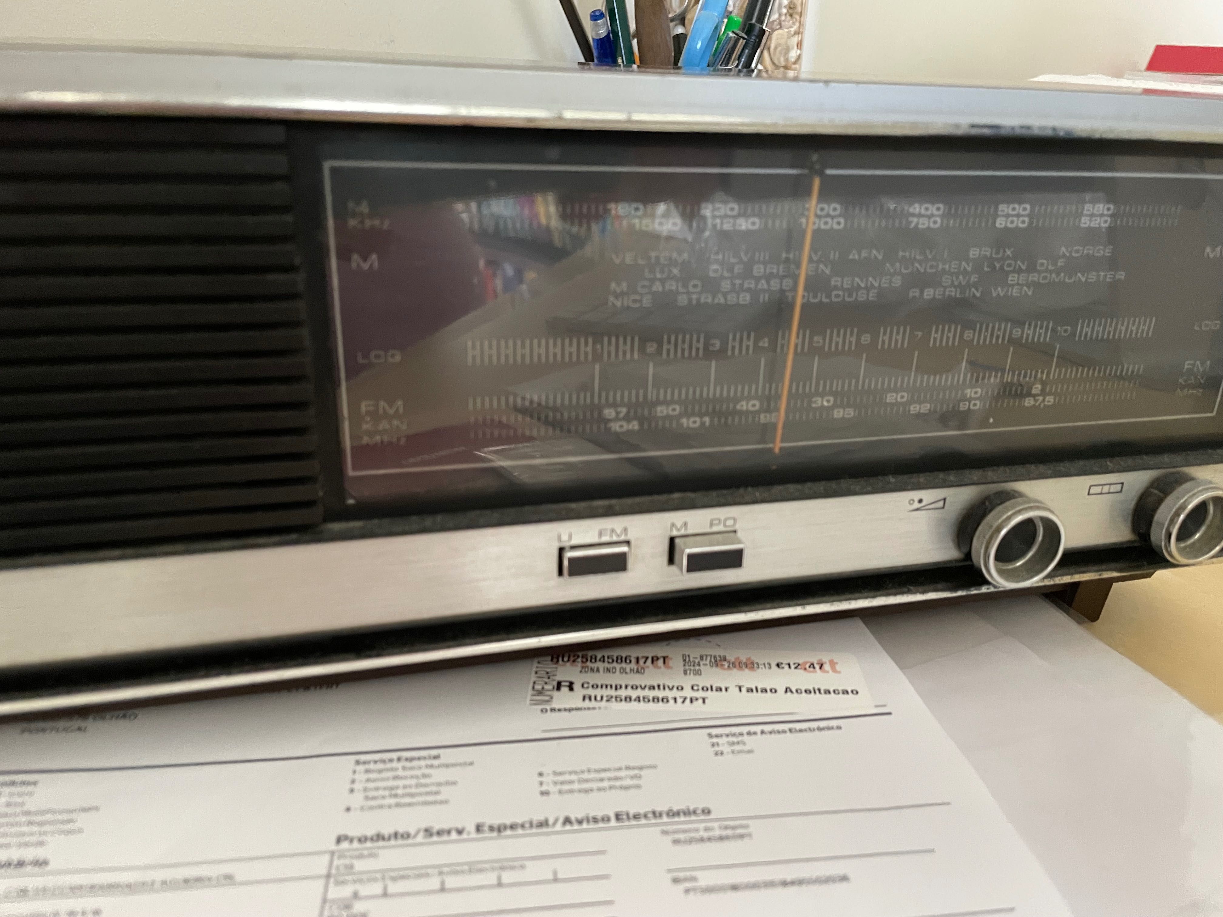 Radio antigo a funcionar