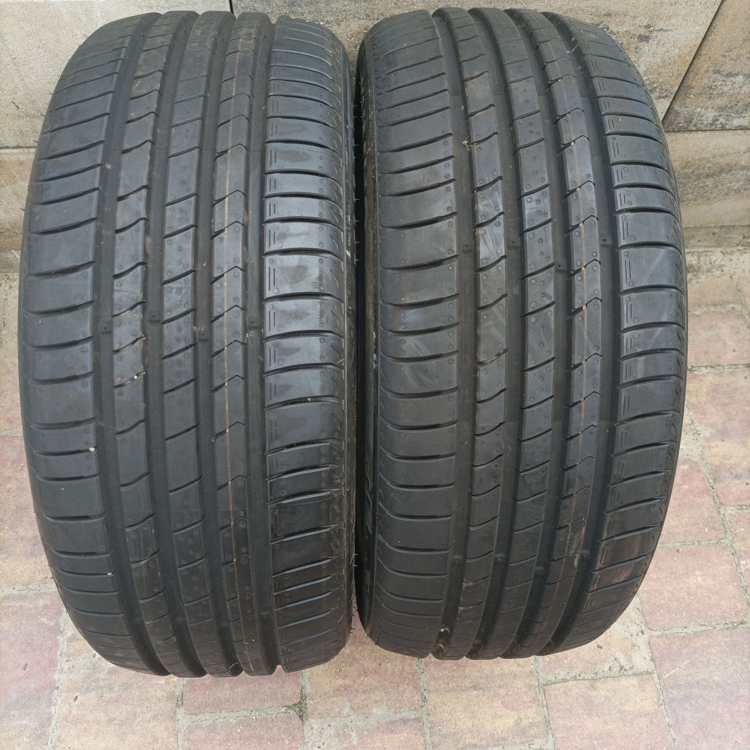 2 jak nowe opony 215/45/16 Kumho z 2020 roku