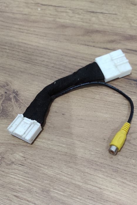 Adapter kamery cofania MediaNav Renault Dacia Opel