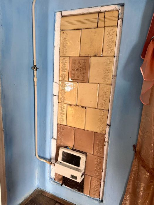 Частина будинку з ділянкою