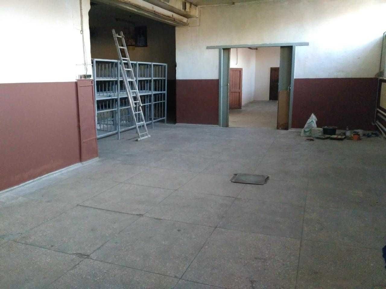 Продаж виробничо-офісного приміщення по вул. Сурікова 4