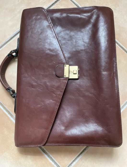 Pasta em pele castanha