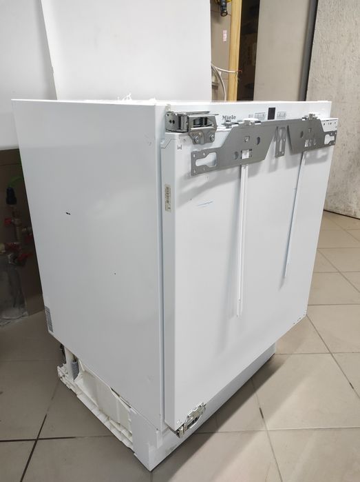 Морозильная камера miele F 31202 UI.