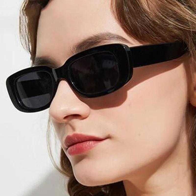 Черные солнцезащитные очки прямоугольные небольшие