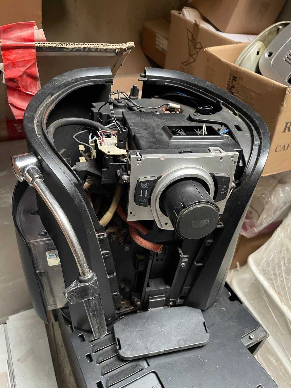 Кавомашина Saeco, Delonghi на запчастини