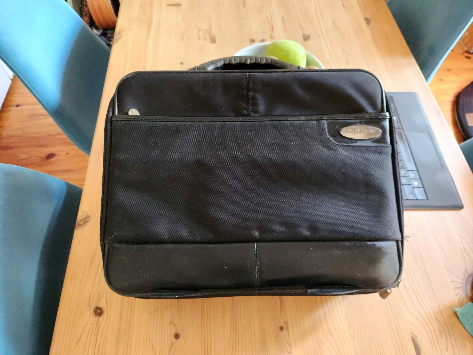 Guy Laroche computer bag // for laptops 11 to 16 inches