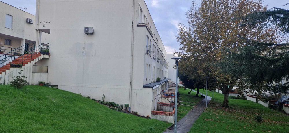 Arrenda-se T2 Duplex Mobilado no Centro de Ílhavo – Urb. Plenicoop