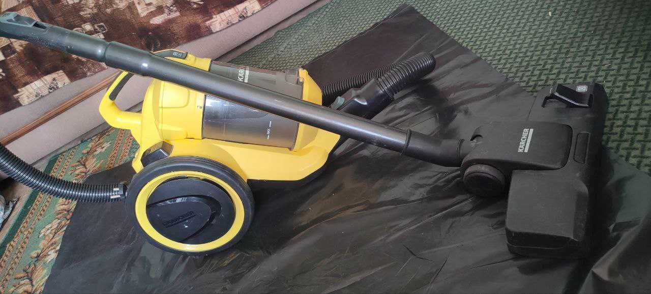 Пилосос Karcher VC3