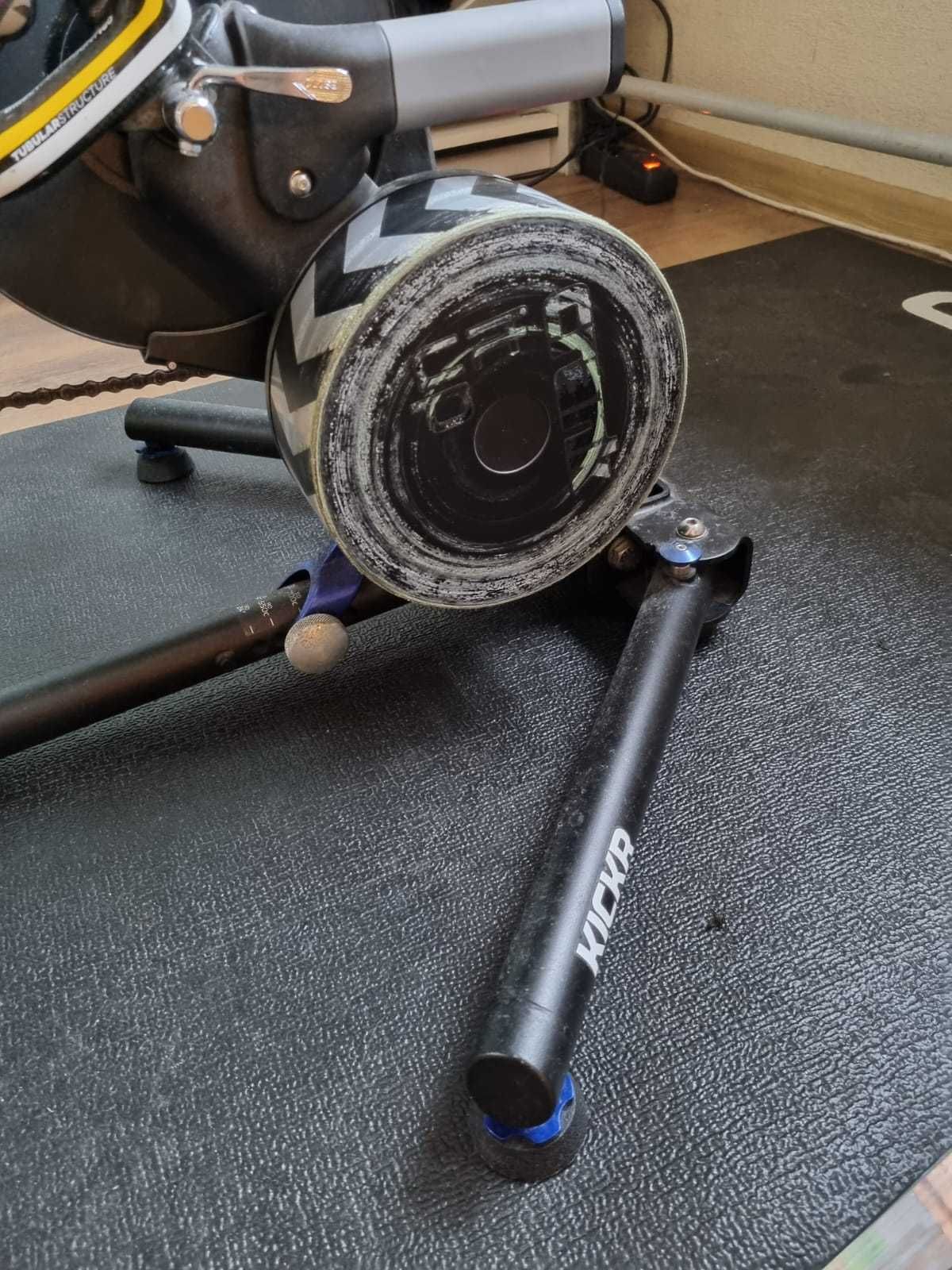 Trenażer smart WAHOO WAHO KICKR V wf113 Smart Zwift interaktywny bdb