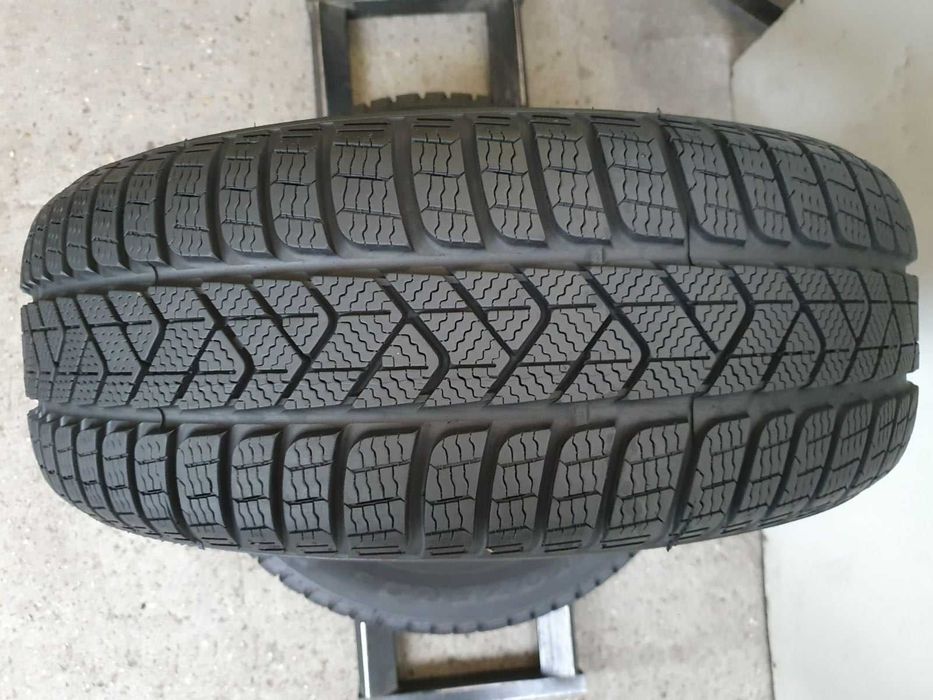 4x Pirelli Sottozero 3  215/60r16  7mm
