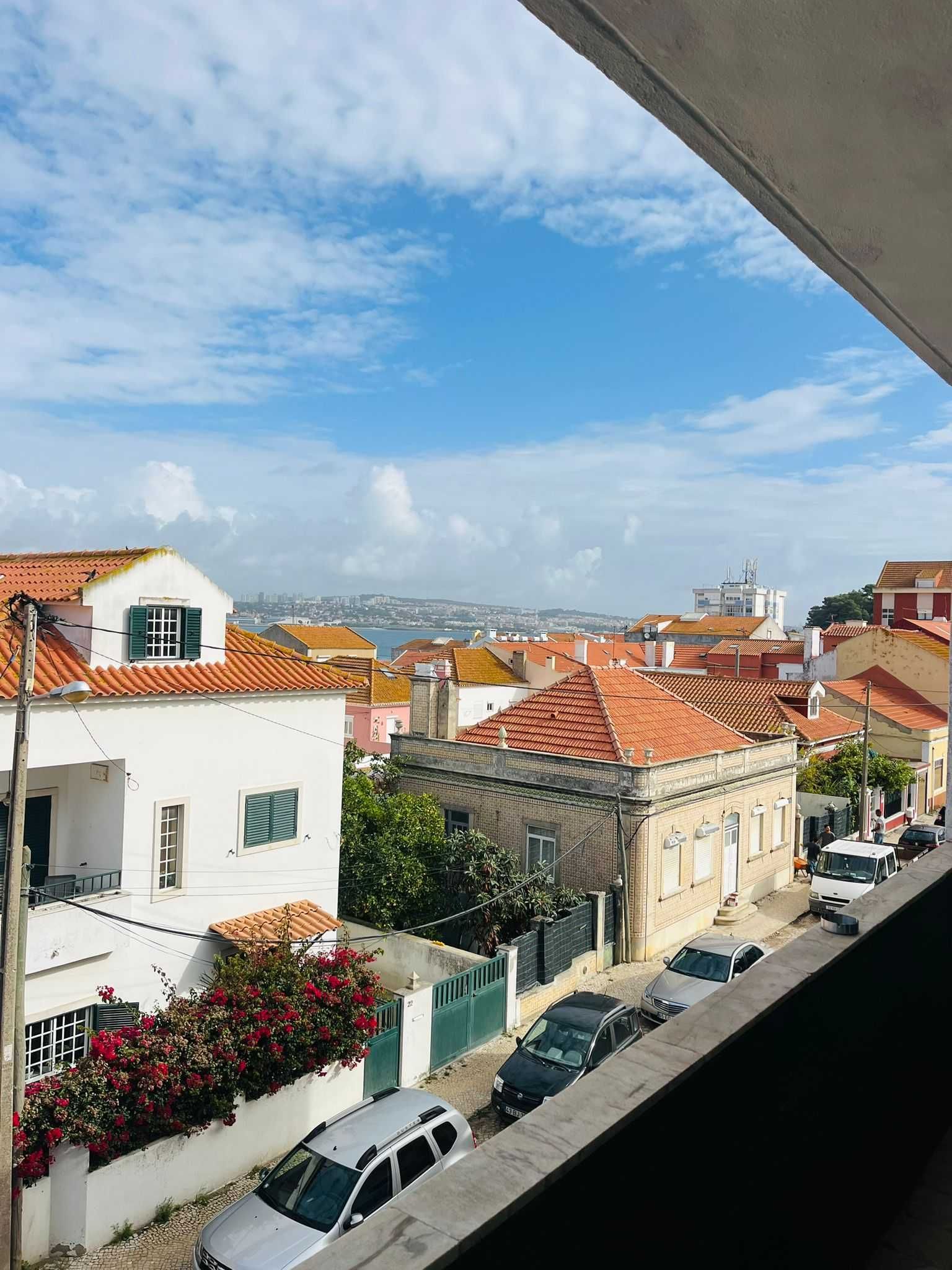 Quarto na Trafaria sem caução 7min praia