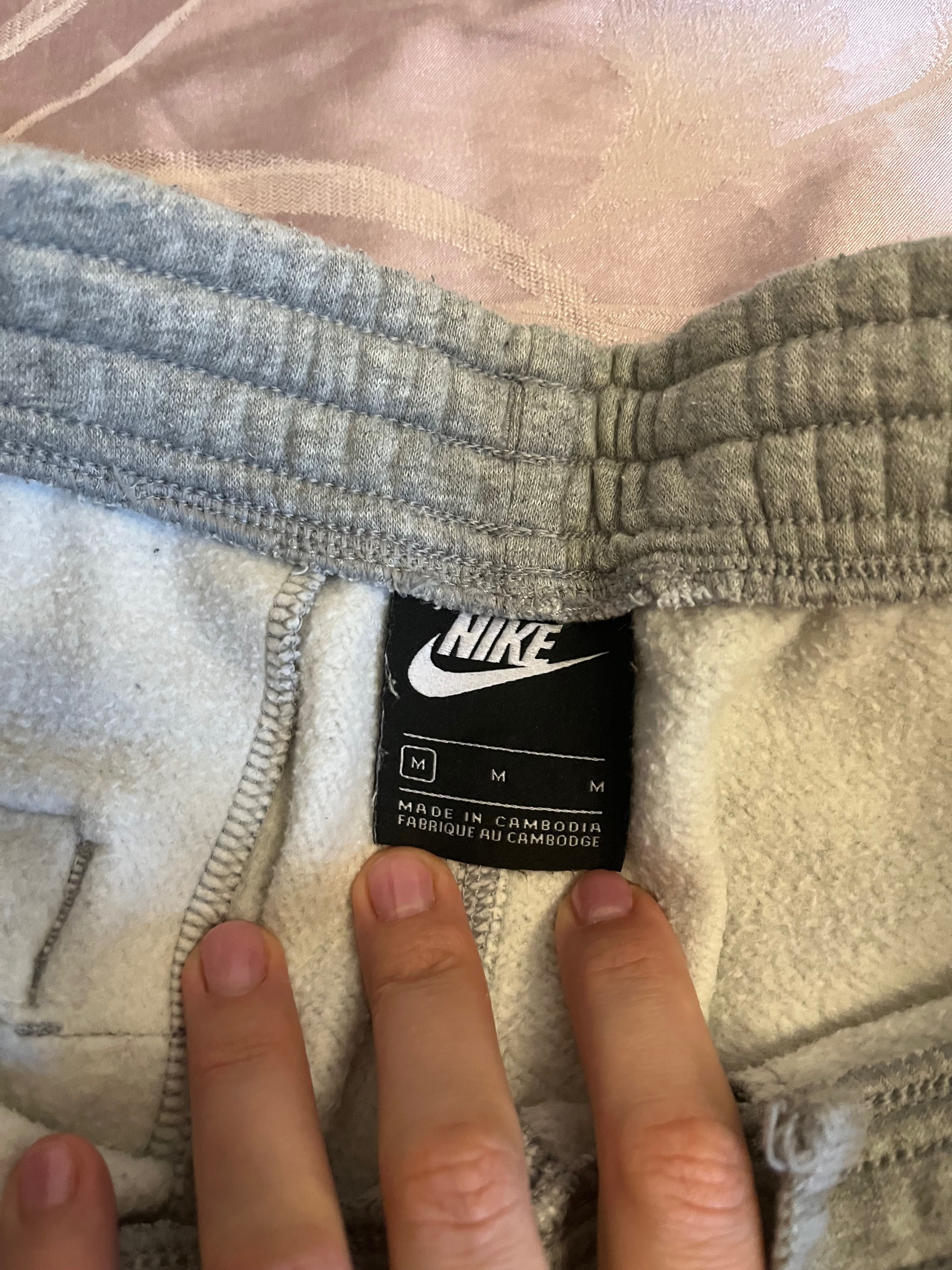 Спортивные штаны Nike