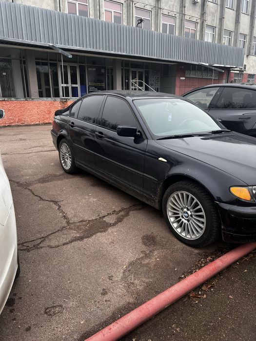 Продам машину BMW e46 318i