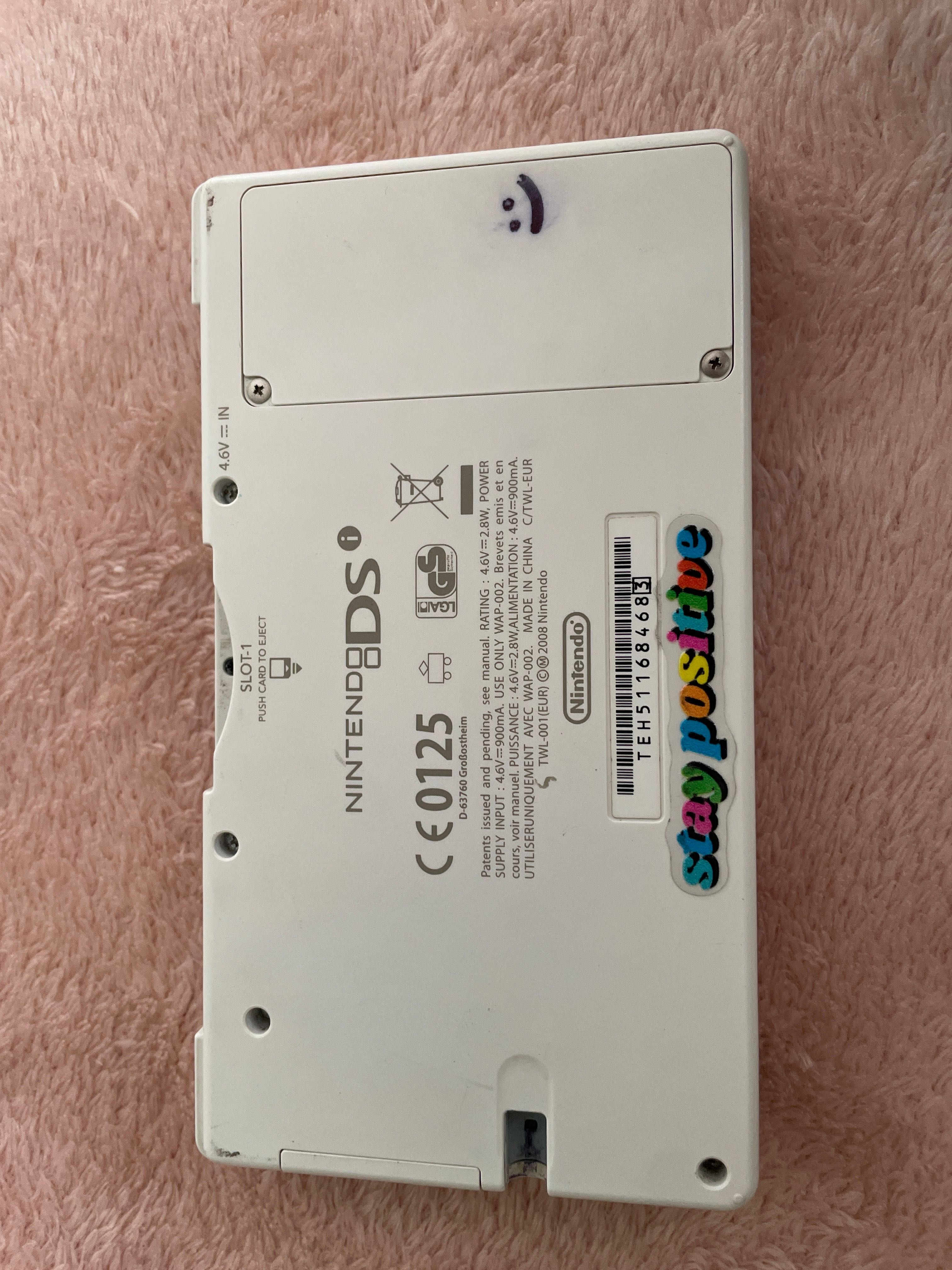 Vendo Nintendo DSI desbloqueada todos os jogos