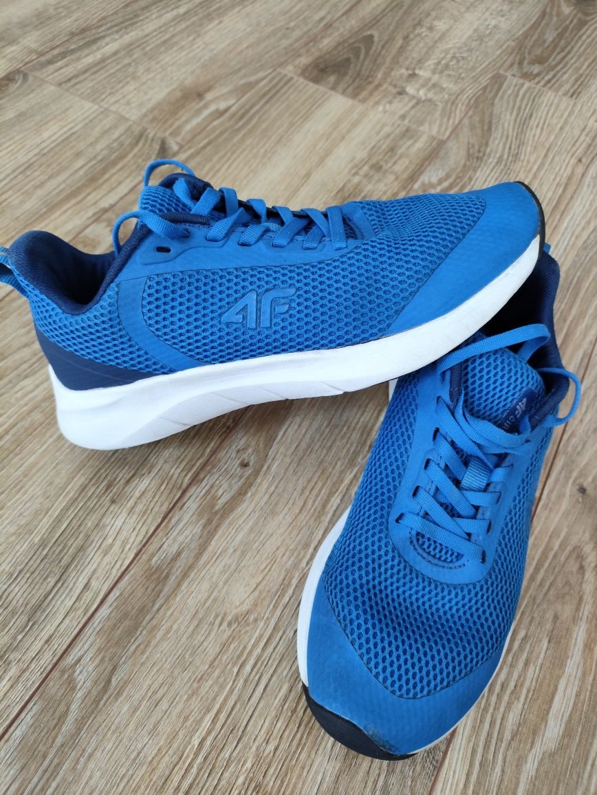 Buty sportowe 4F rozmiar 34