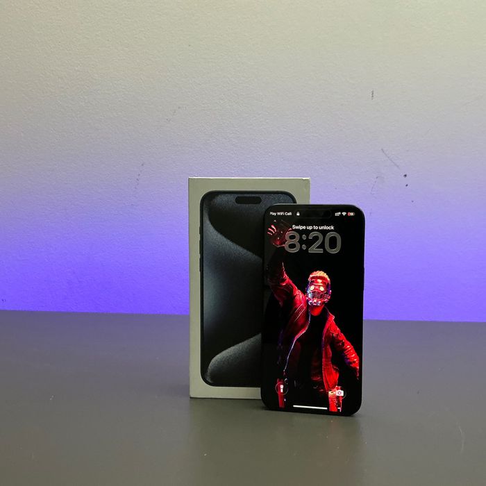 iPhone 15 Pro Max 256GB - pasek jasnych pikseli