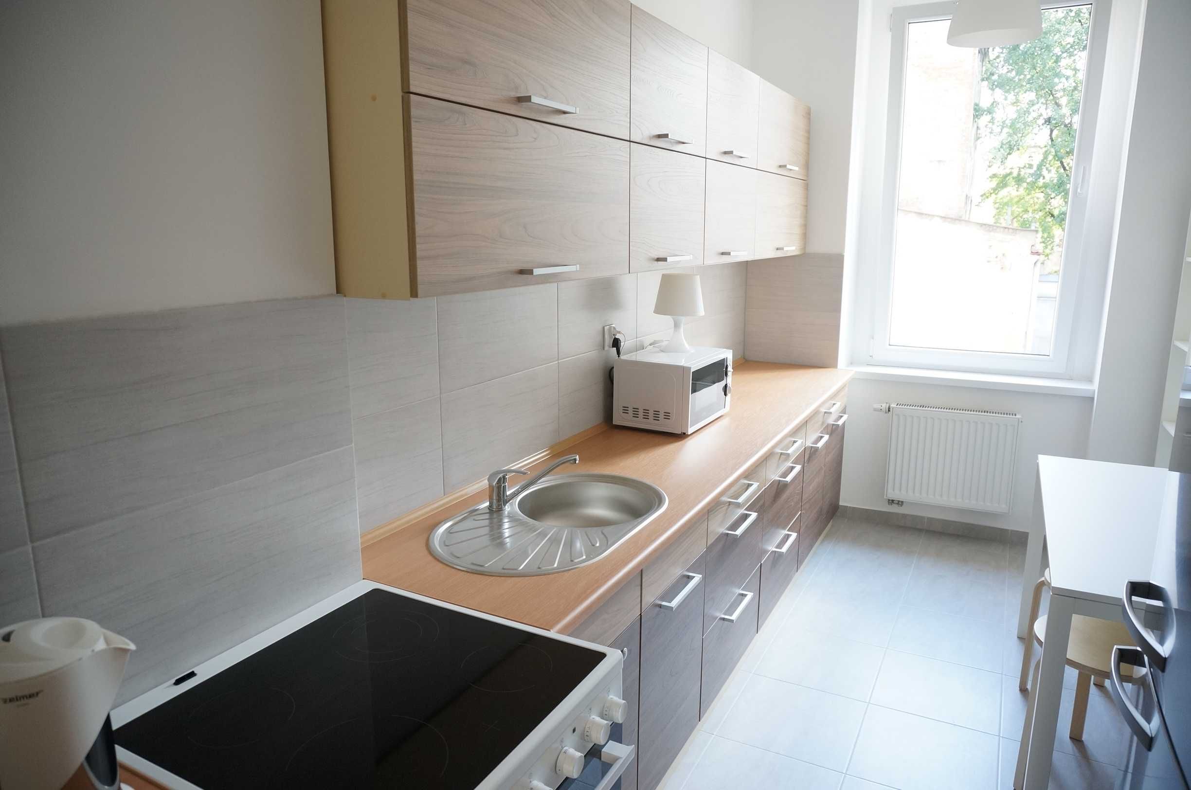 Duży pokój jednoosobowy (13m2) w mieszkaniu studenckim w centrum Jeżyc