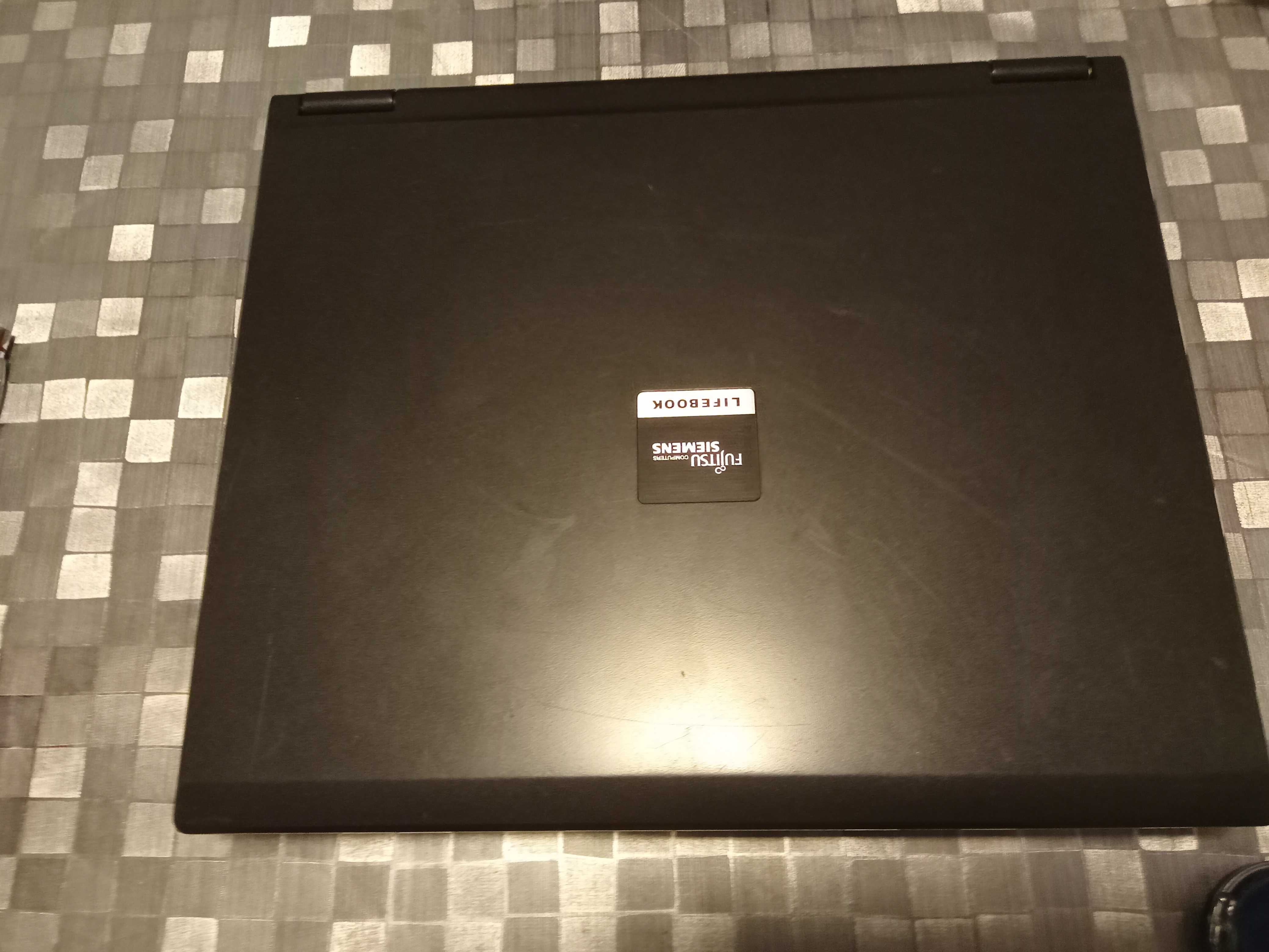 Laptop Fujitsu Siemens model E-8310 ekran 15"