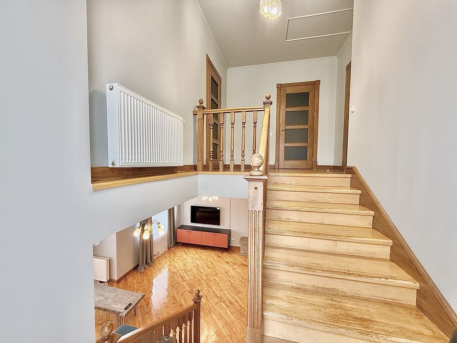 Шикарний котедж з каміном 3/х кім в Кутківцях