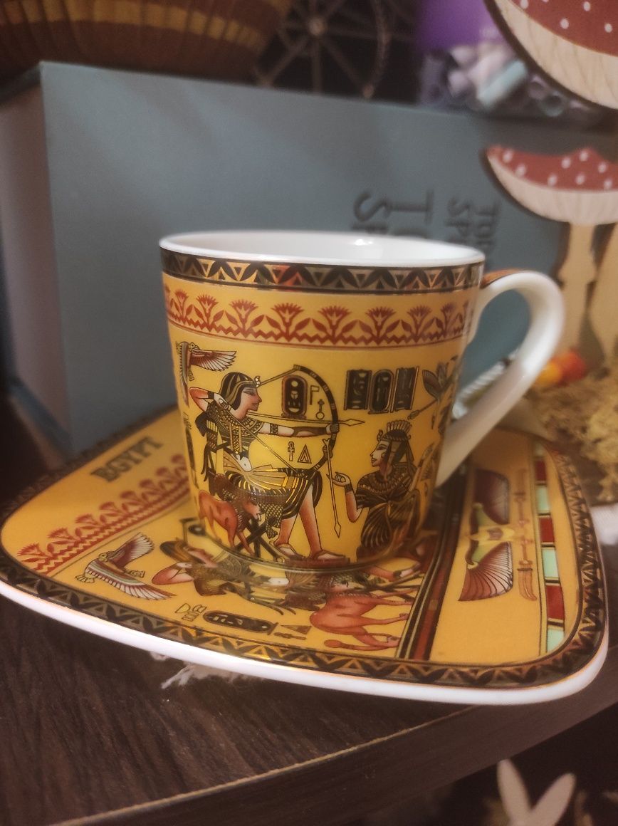 Порцелянова египетська чашка з блюдцем сувенір з Египту