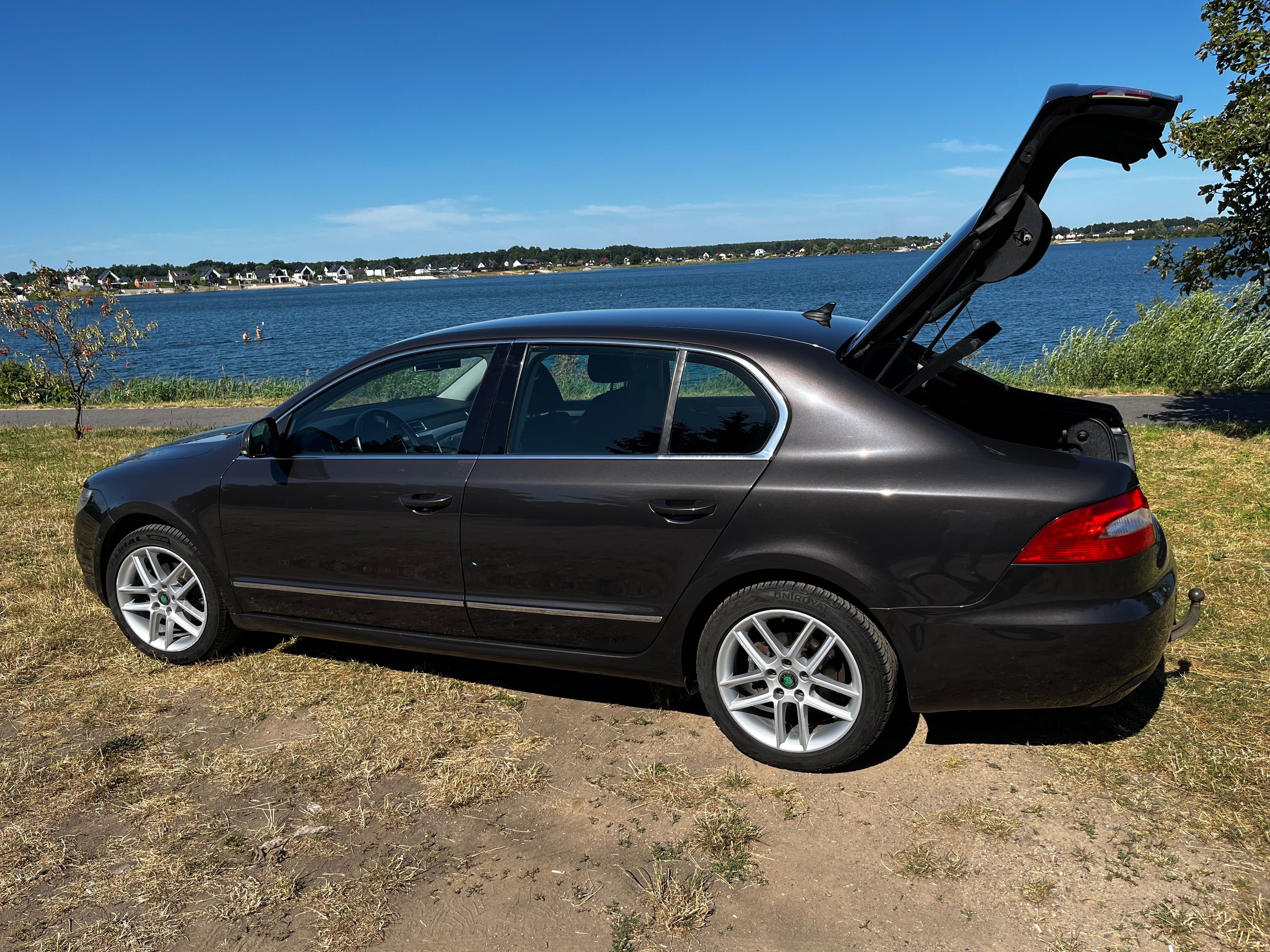 Skoda Superb 2011