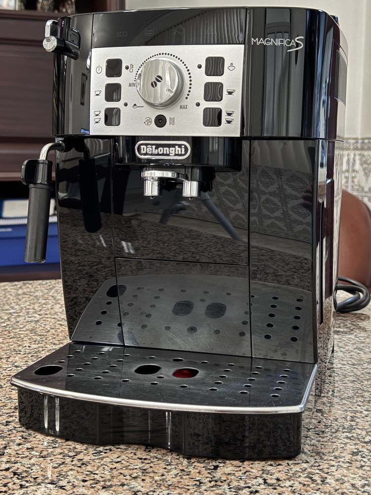 Máquina Delonghi Magnifica S