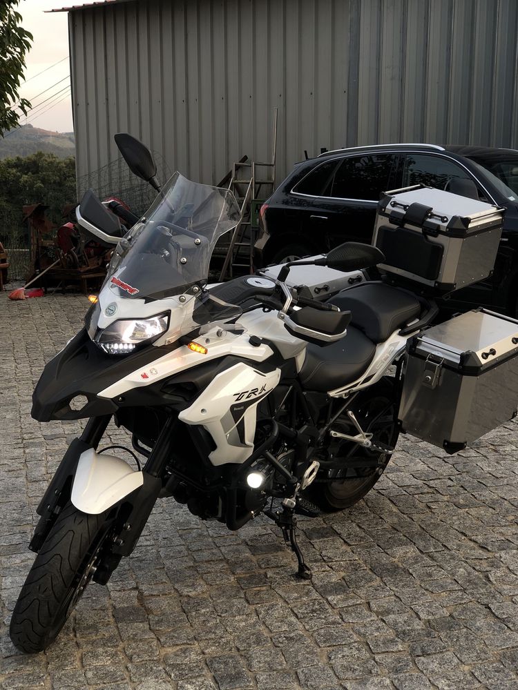Benelli trk 502.