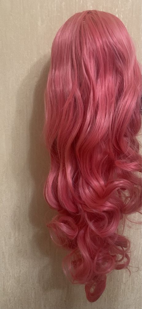 Розовый парик 65 см новый
