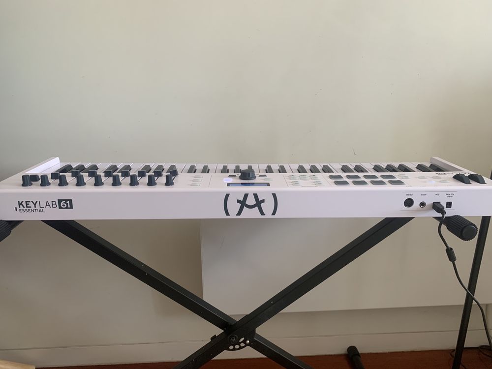 Arturia keylab 61 + (Com caixa)