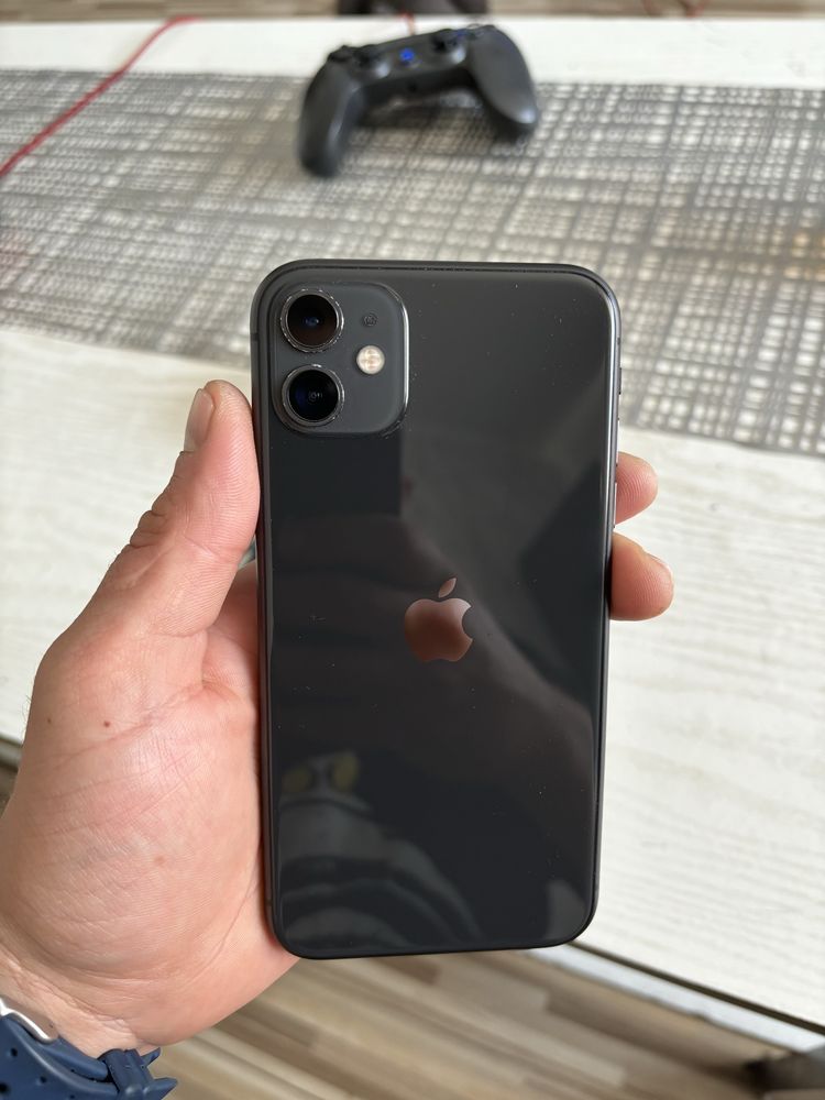 Sprzedam iphone 11 na 128gb