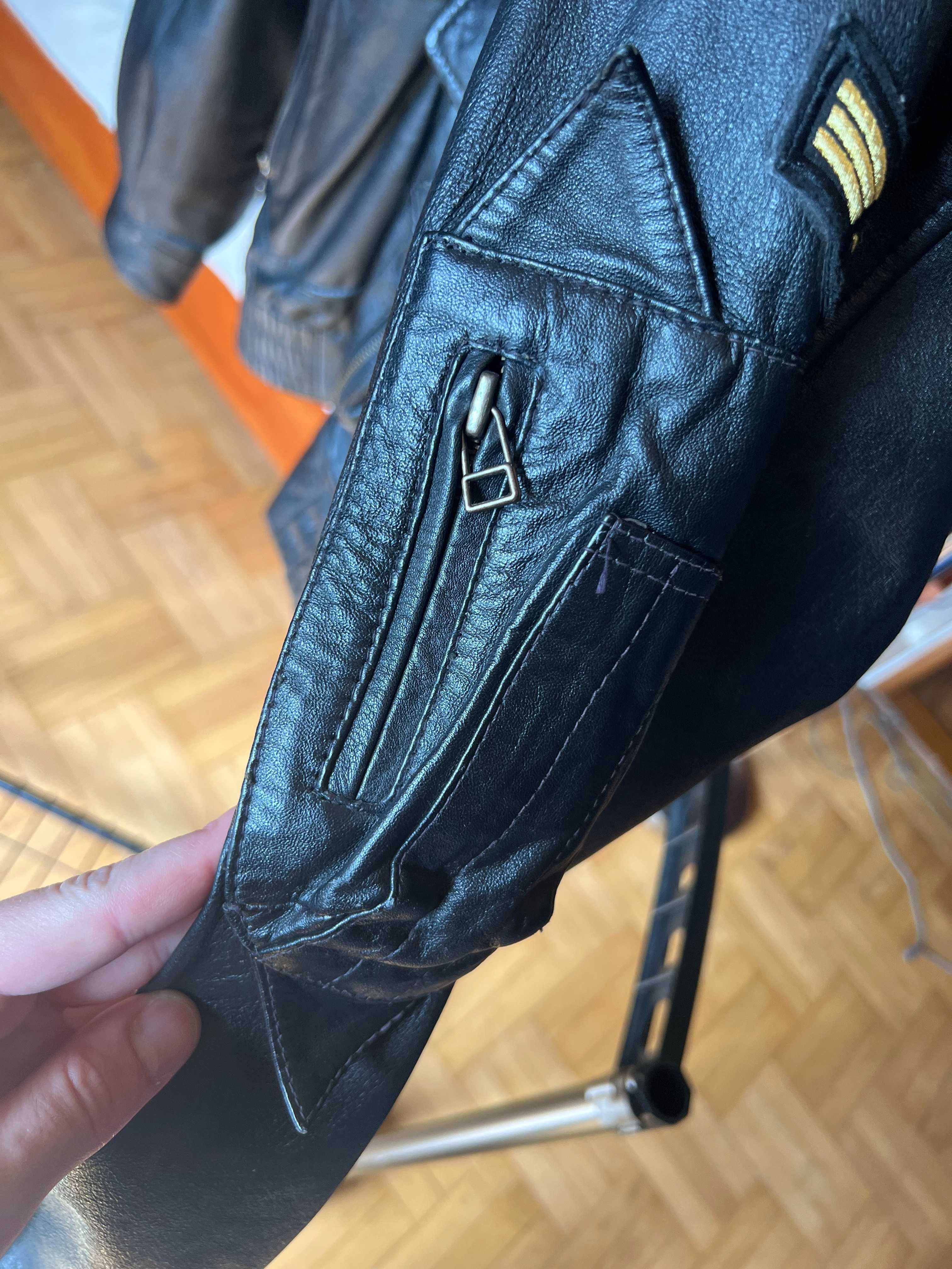 Kurtka skórzana TOP GUN z naszywkami.
