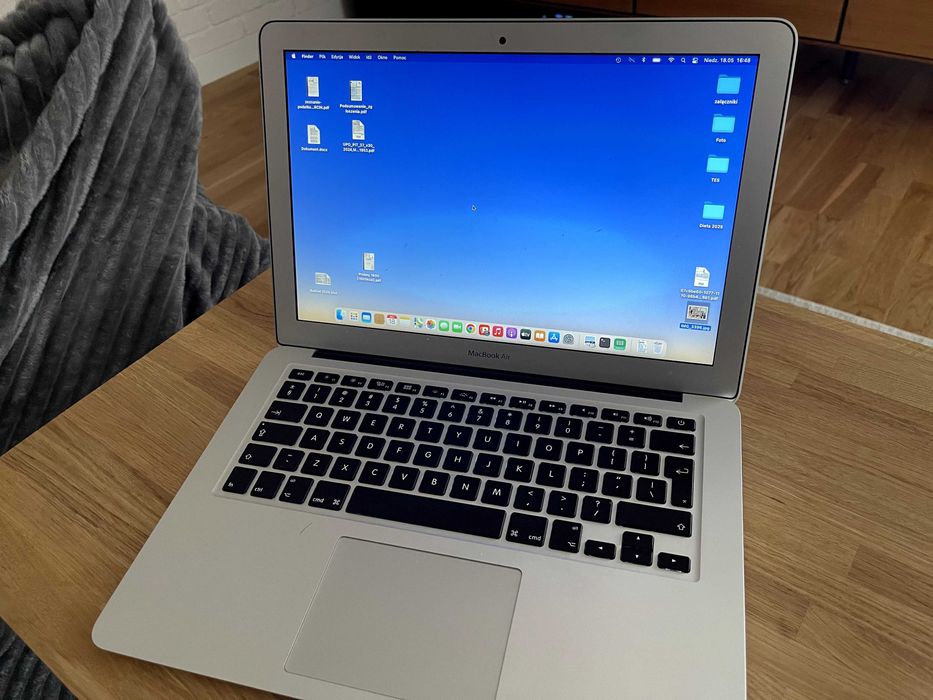 MacBook Air 13 cali i5 w super stanie