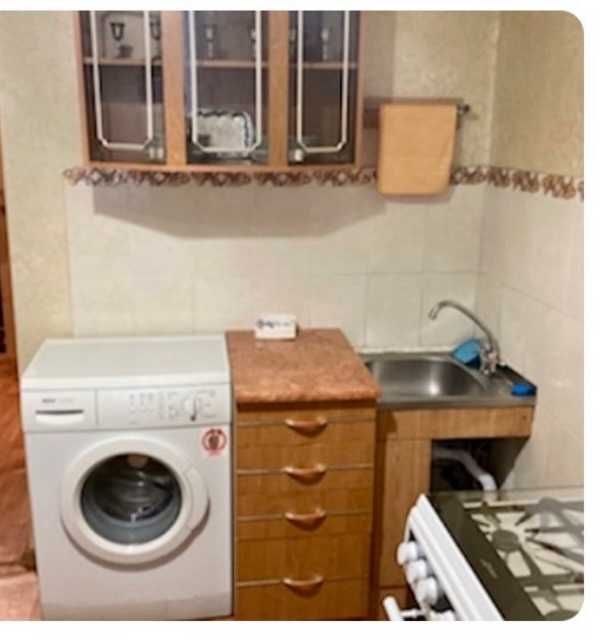 Продам 1 комнатную квартиру метро Героев Труда