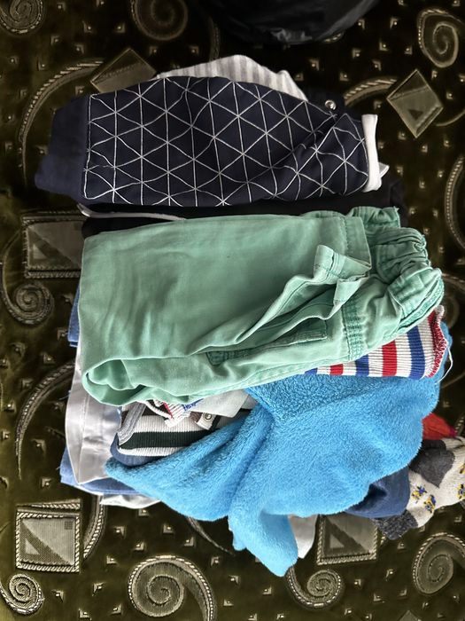 Віддам безкоштовно пакет одягу на хлопчика від 9 місяців ( домашній)