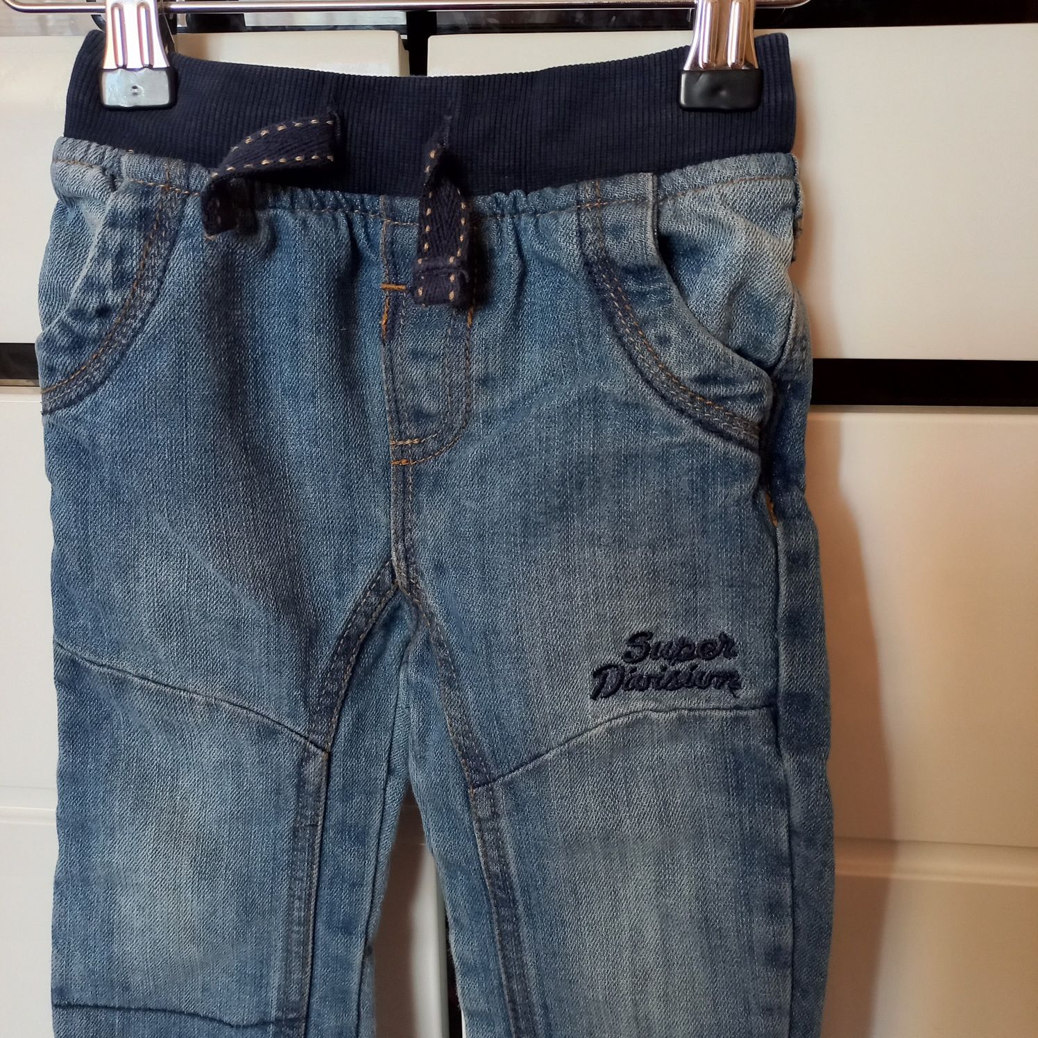 Jeansowe spodnie  rozmiar 86