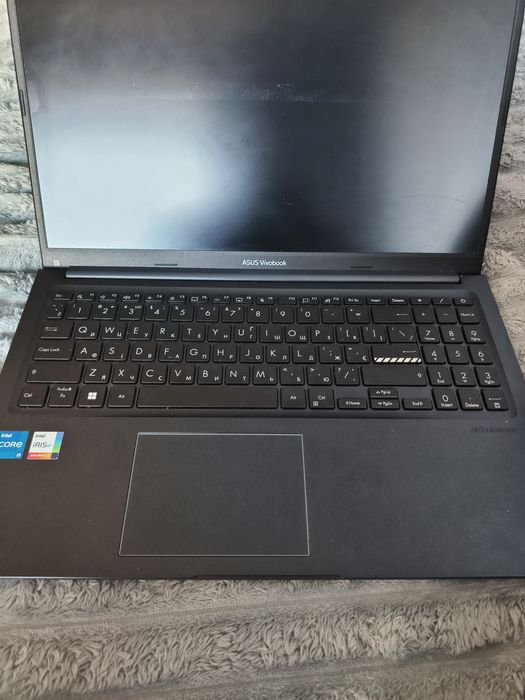 ASUS Vivobybook.