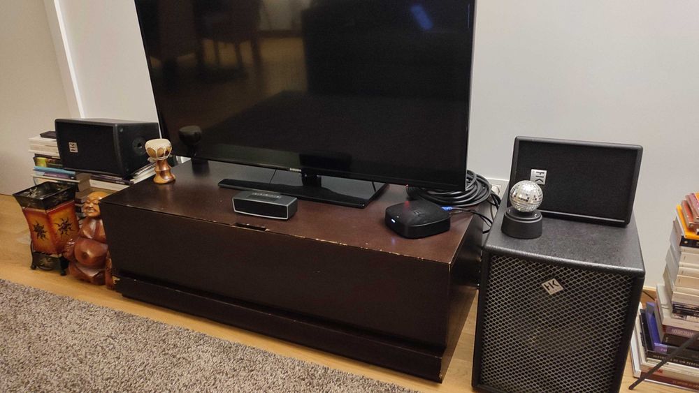 3 móveis de sala - Aparador, móvel de tv e mesa de apoio