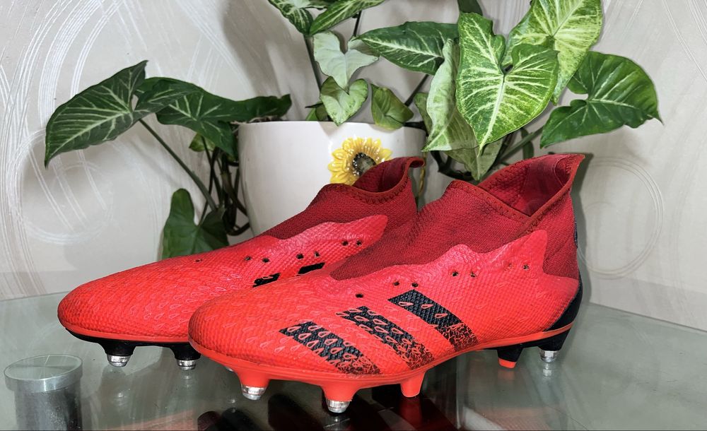Футбольні Бутси Adidas Predator