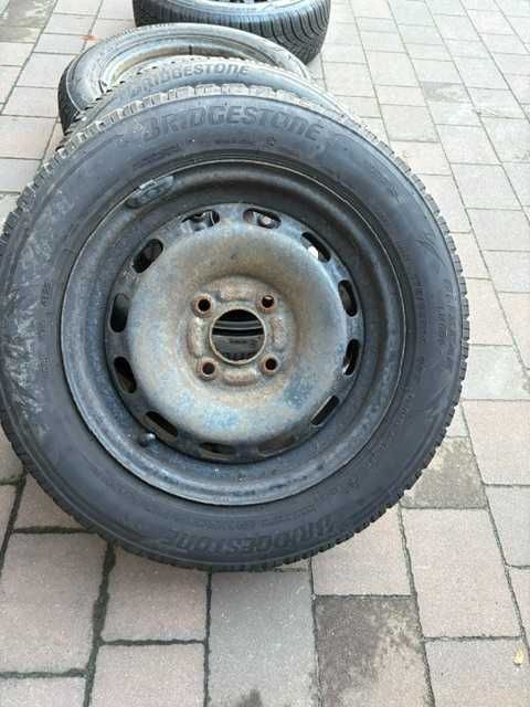 Felgi stalowe 14 z oponami zimowymi Brigdestone 175/64 r14