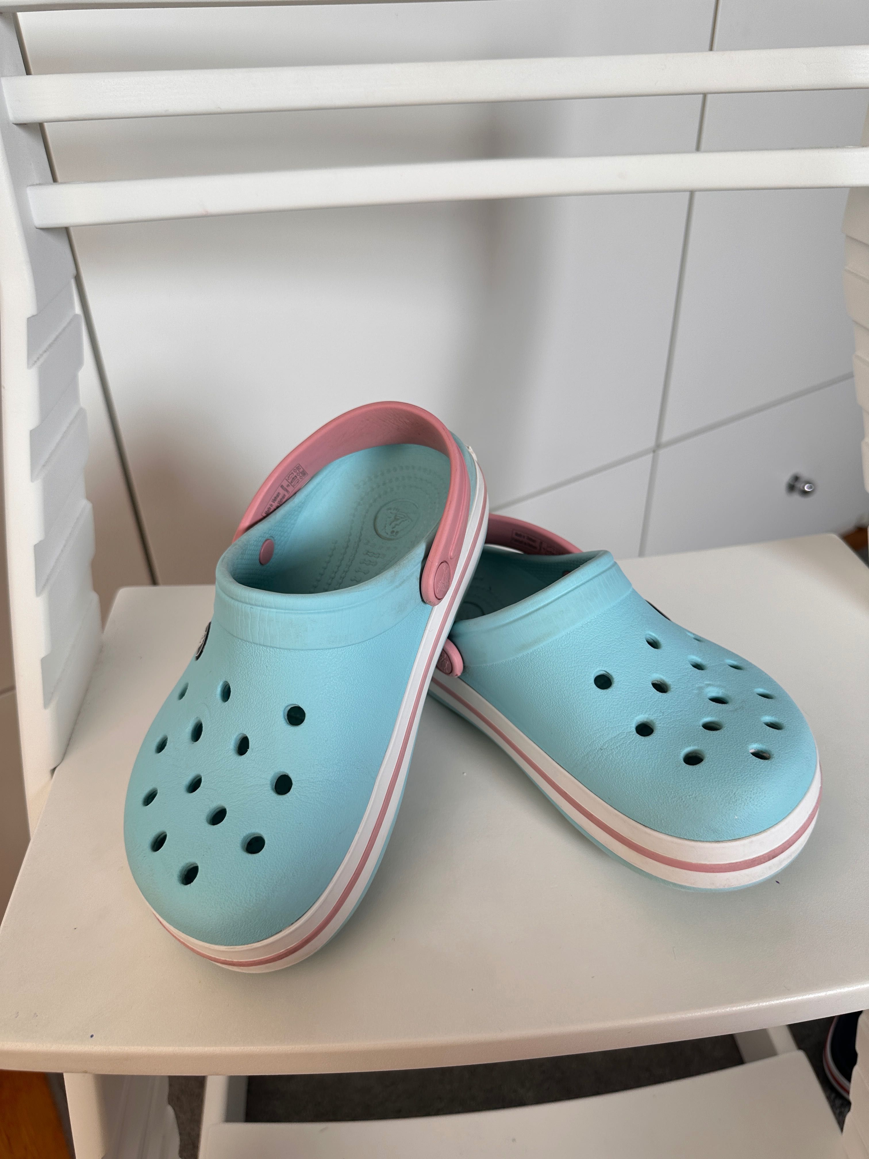 Crocs klapki J2 crocsy