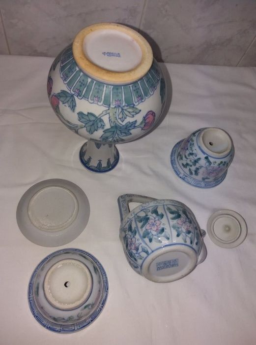 Conjunto de loiça decorativa pintada na china