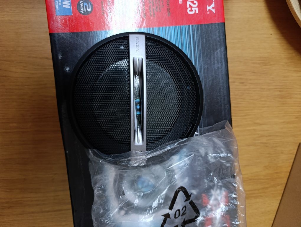 Radio sony cdx-l360x, com colunas Sony Xplod