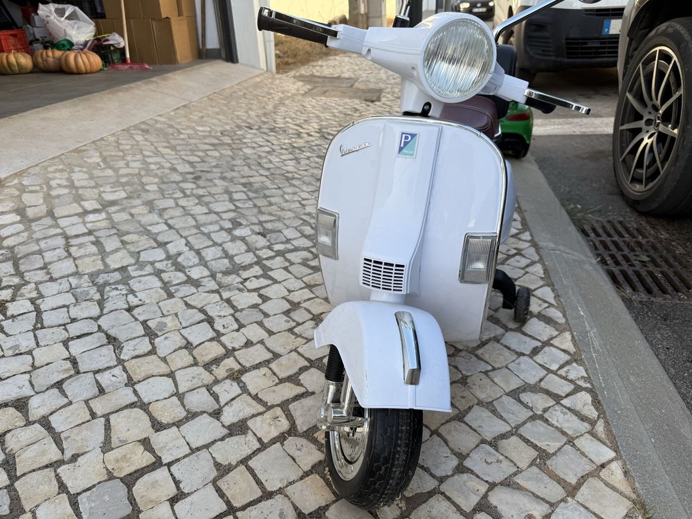 Mota crianca vespa electirca
