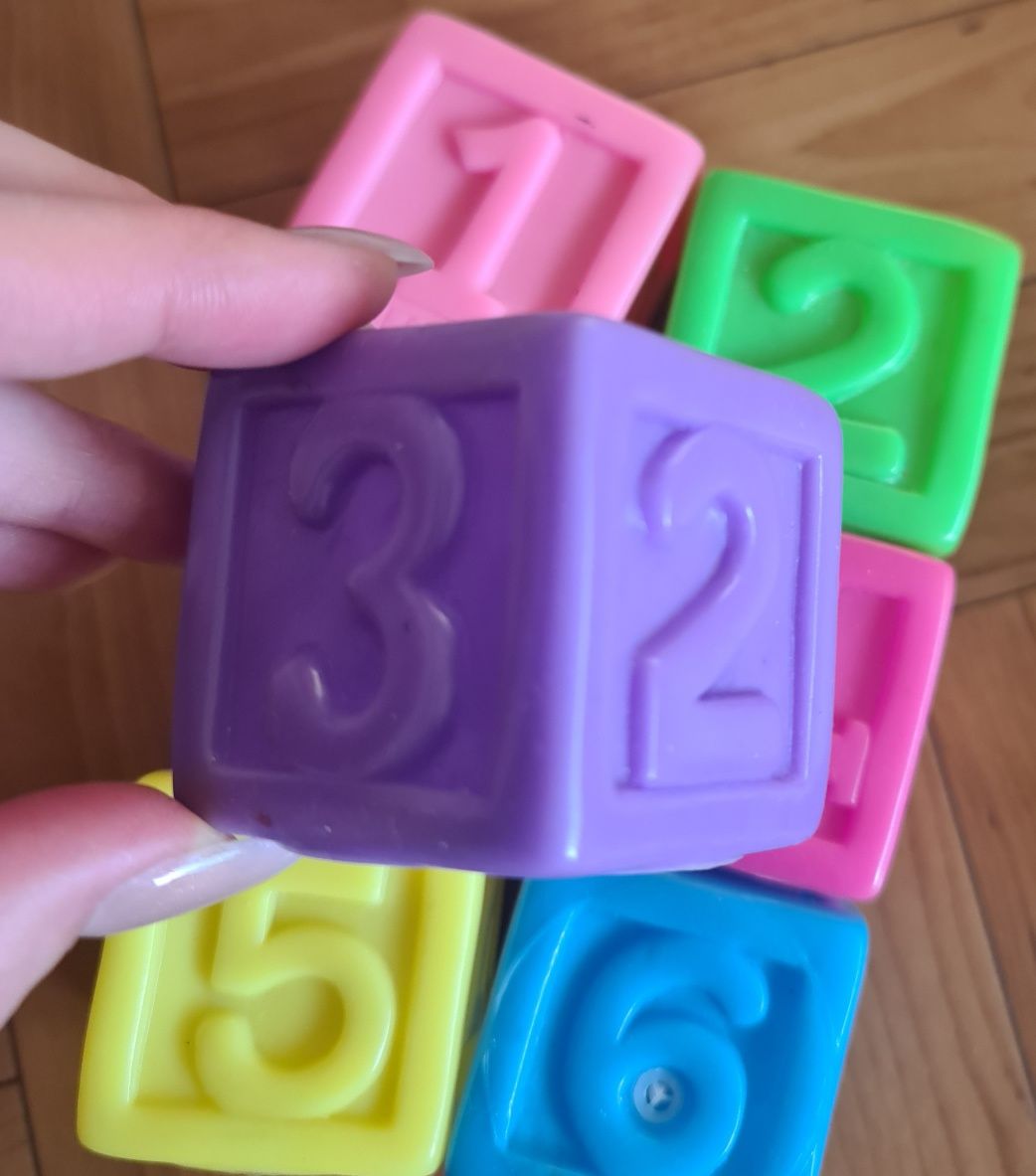 Розвивальні силіконові кубики baby team